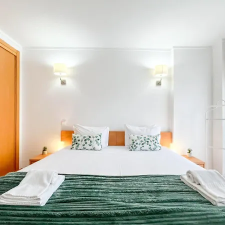 Rocha Tower Sunset Apartment