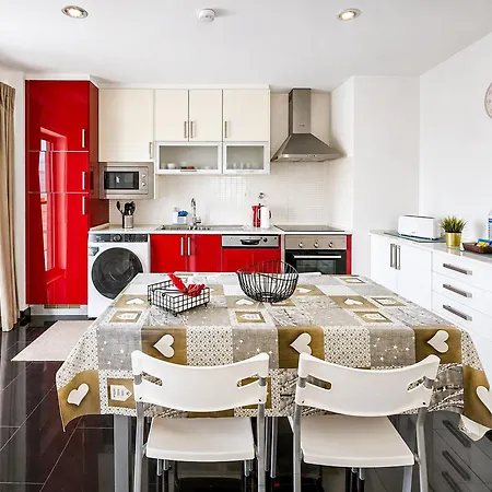 Rocha Tower Sunset Apartment