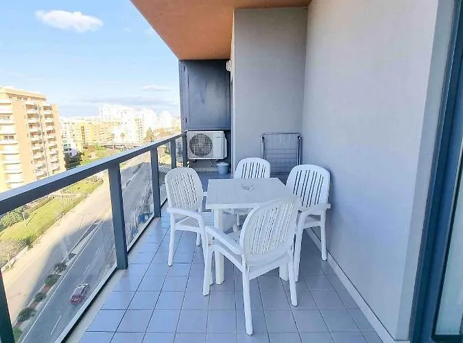 Rocha Tower Sunset Apartment